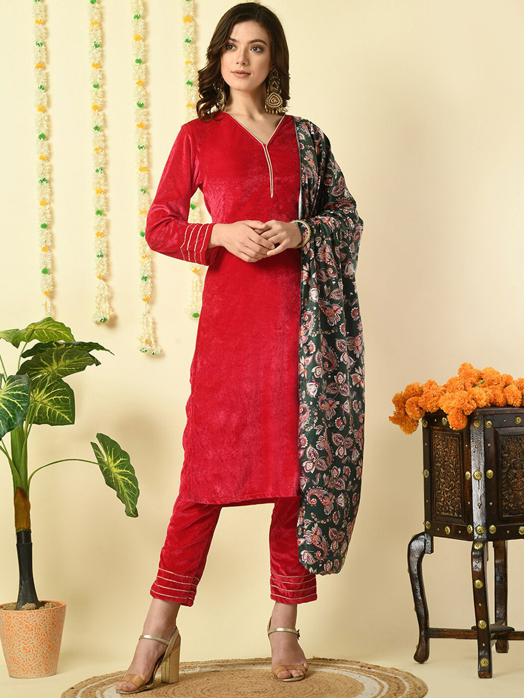 

KALINI V-Neck Gotta Patti Detailed Velvet Straight Kurta & Trouser With Dupatta, Pink