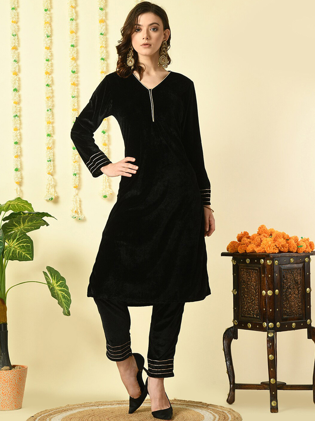 

KALINI V-Neck Gotta Patti Detailed Velvet Straight Kurta With Trouser, Black