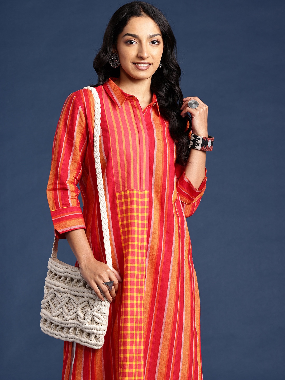 

Taavi Nagri Weaves Striped Pure Cotton Kurta, Red