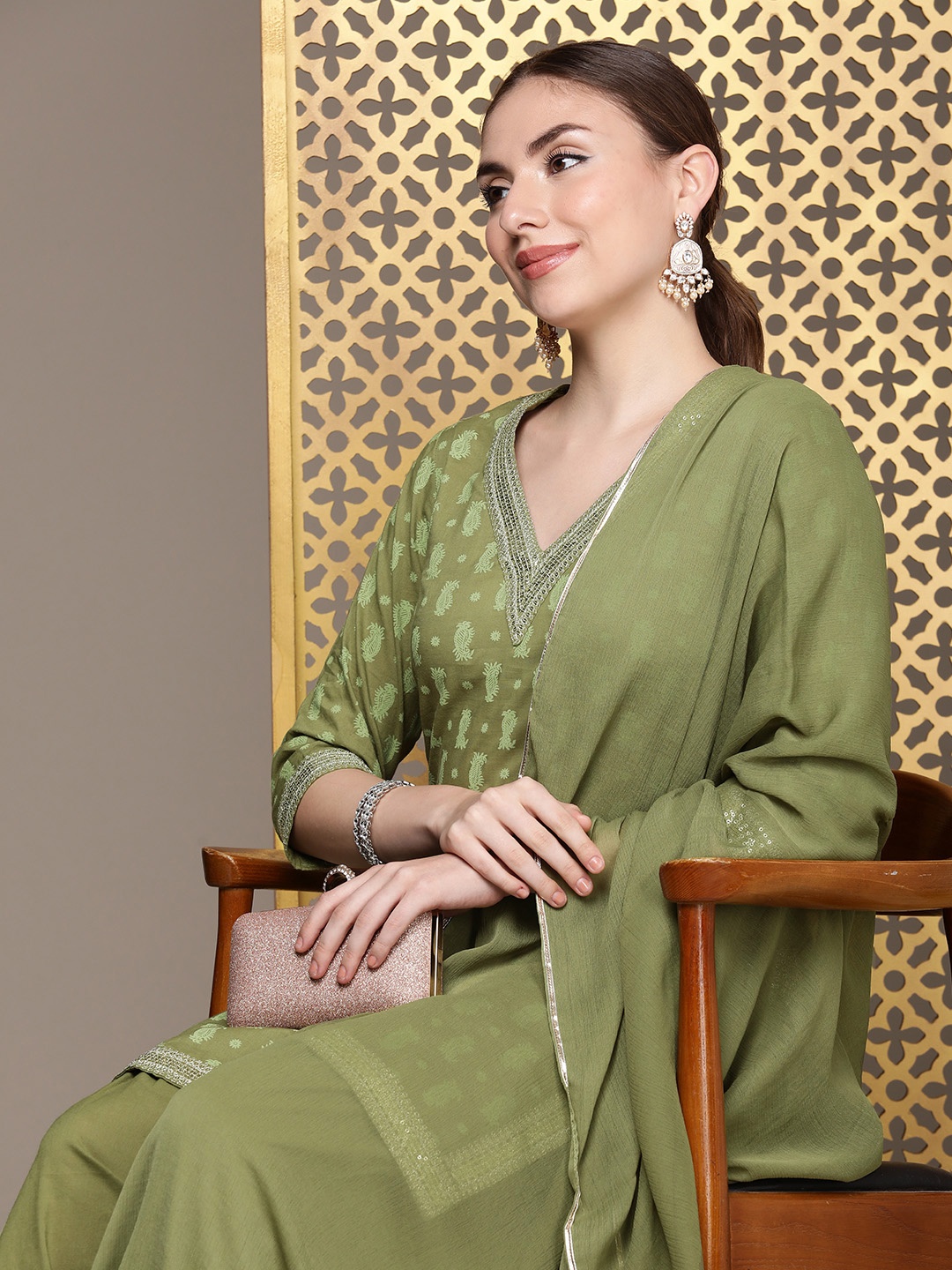 

House of Pataudi Jashn Ethnic Motifs Sequinned Pure Cotton Kurta with Patiala & Dupatta, Green