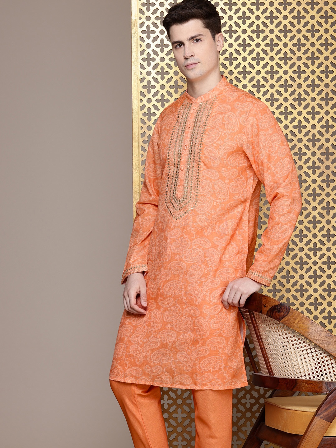 

House of Pataudi Men Paisley Printed Regular Sequinned Jashn Kurta With Churidar, Orange