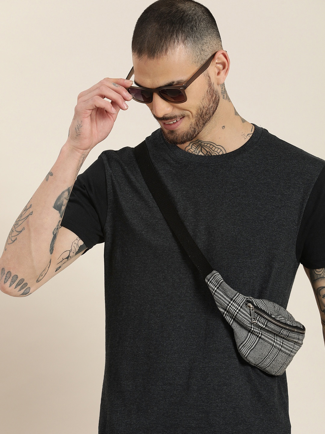 

HERE&NOW Round Neck T-shirt, Charcoal