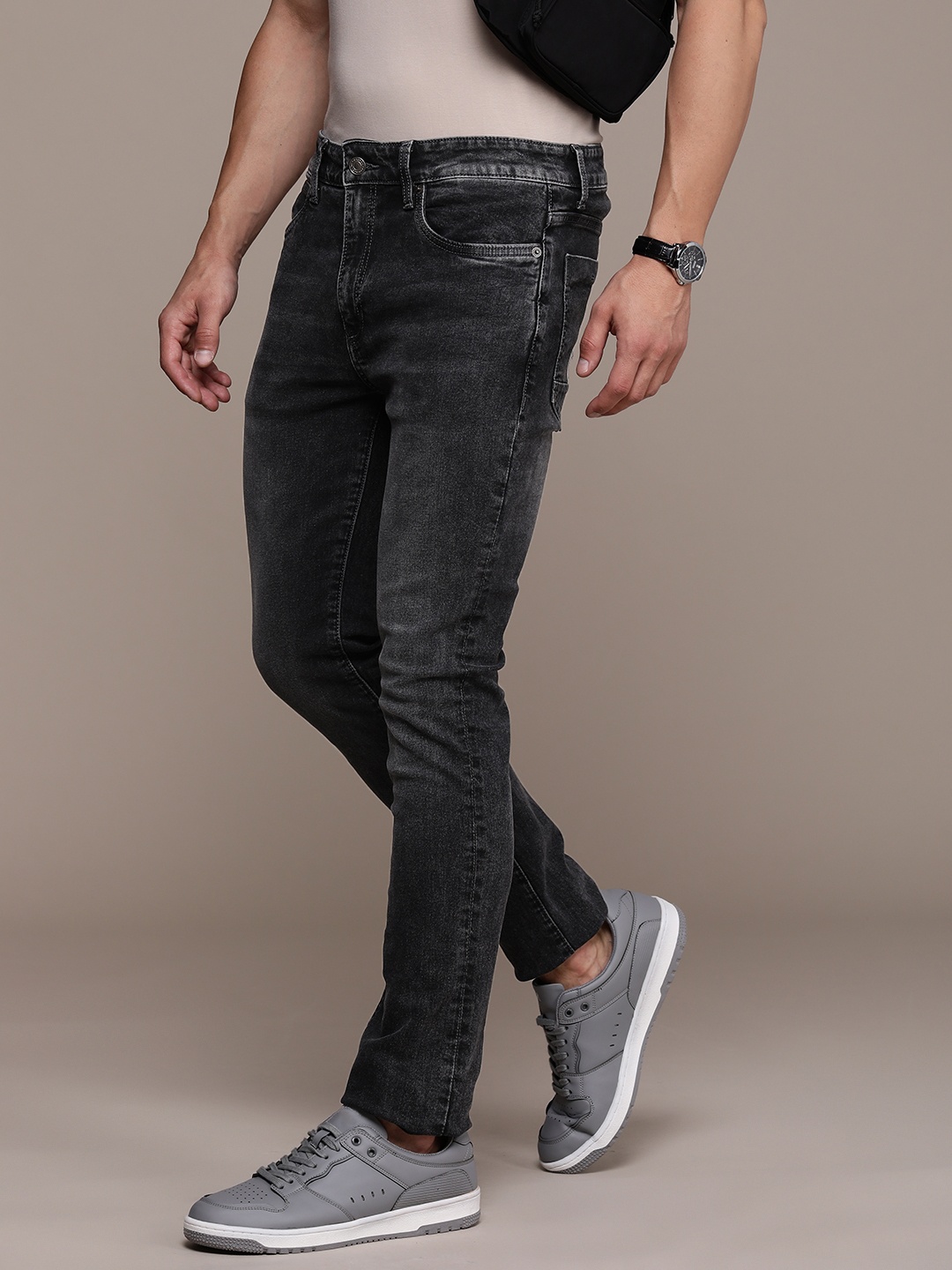 

French Connection Men Slim Fit Heavy Fade Stretchable Jeans, Black