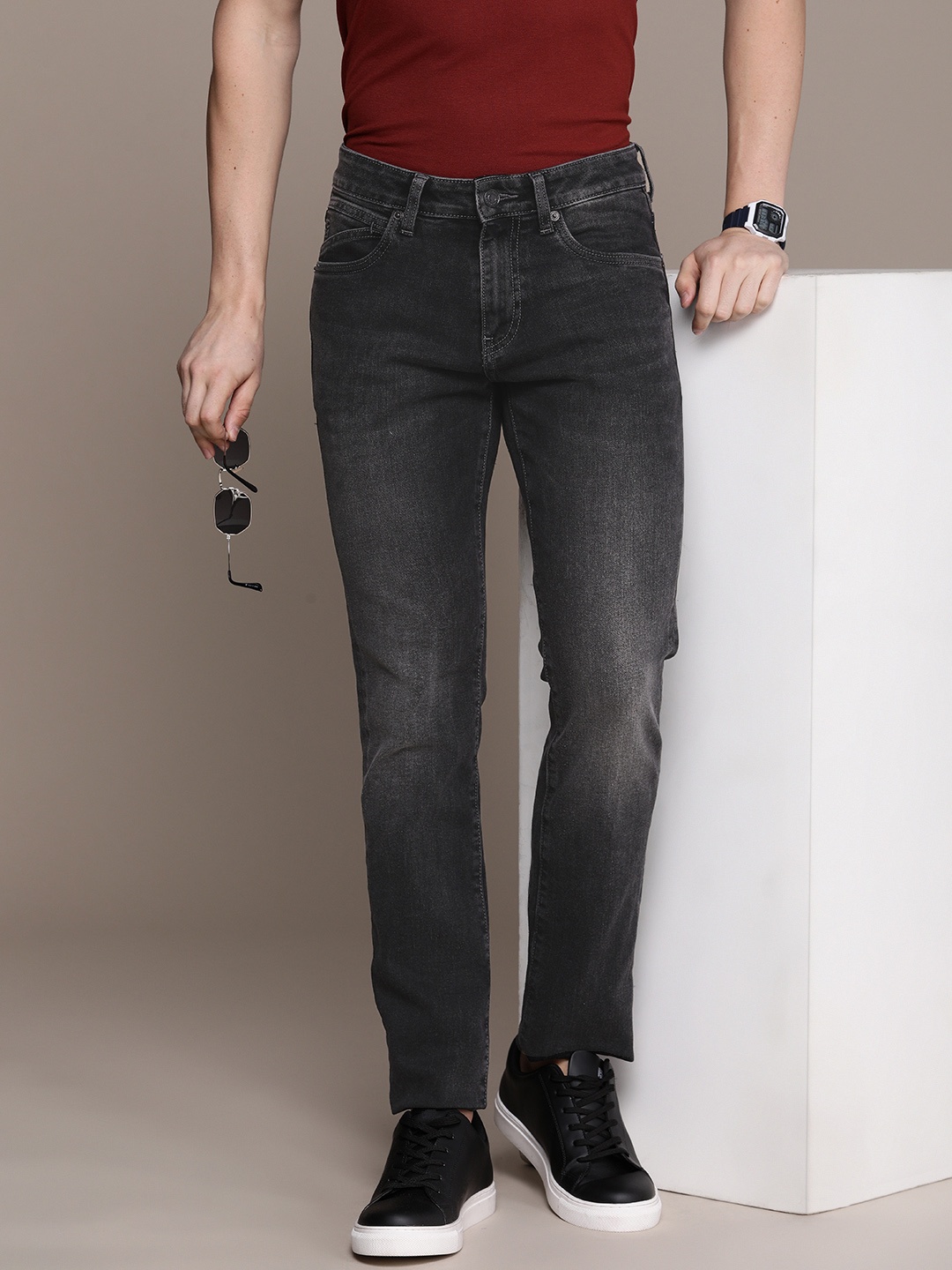 

French Connection Men Regular Fit Heavy Fade Stretchable Jeans, Grey