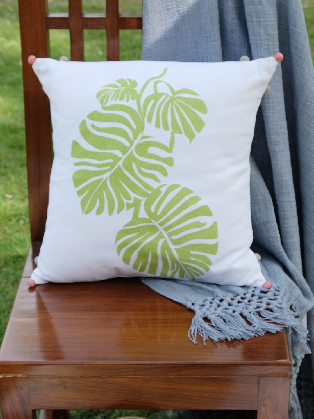 

DESIGN GAATHA Off White & Green Floral Square Cotton Cushion Cover