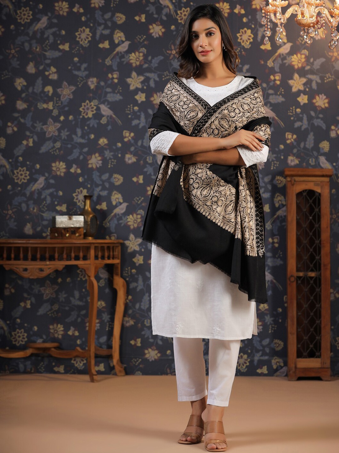 

House of Pataudi Black Paisley Embroidered Fringed Shawl