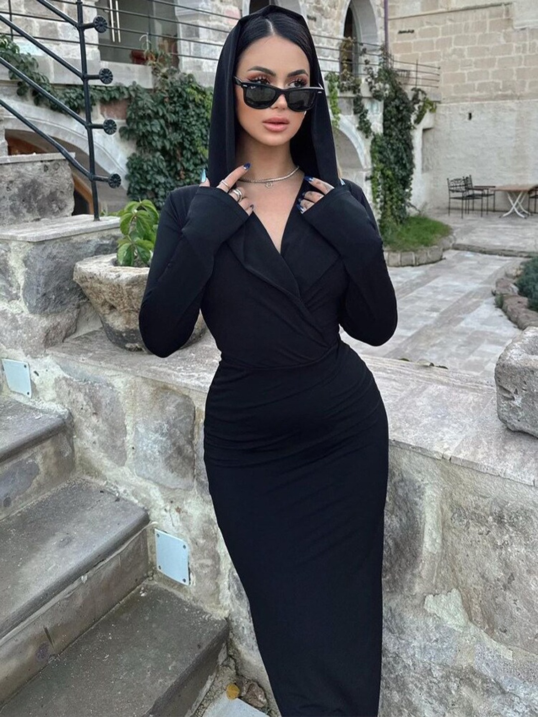 

StyleCast Black V-Neck Long Sleeves Maxi Dress