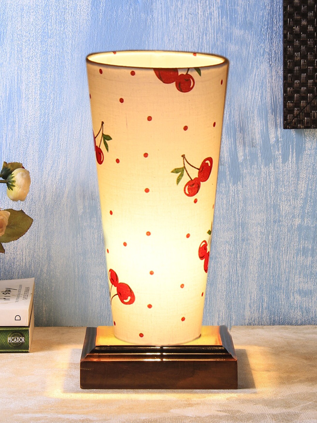 

Devansh White & Red Cotton Cylinder Table Lamps With Brown Square Wood Base