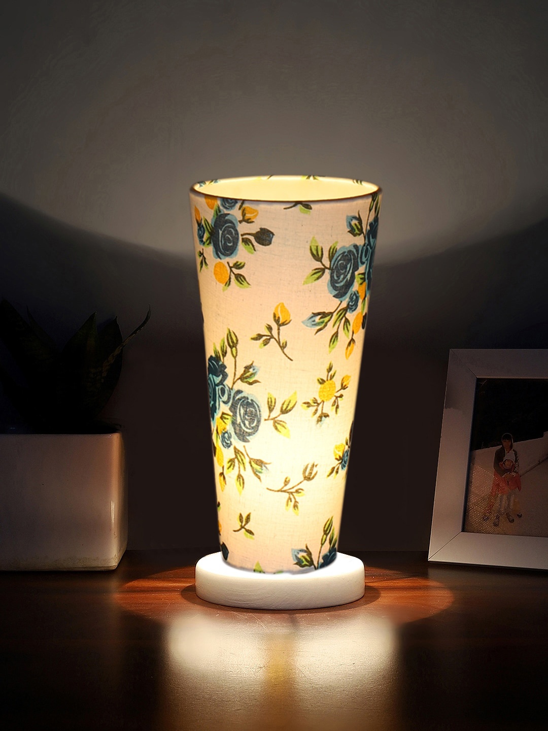 

Devansh White & Blue Cotton Cylinder Table Lamps With White Round Wood Base
