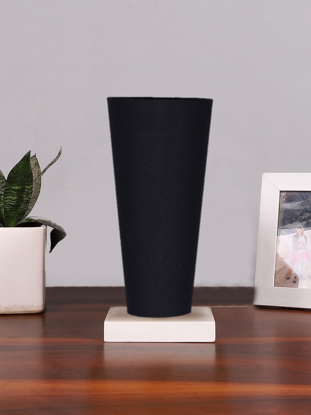 

Devansh Black Cotton Cylinder Table Lamps With White Square Wood Base