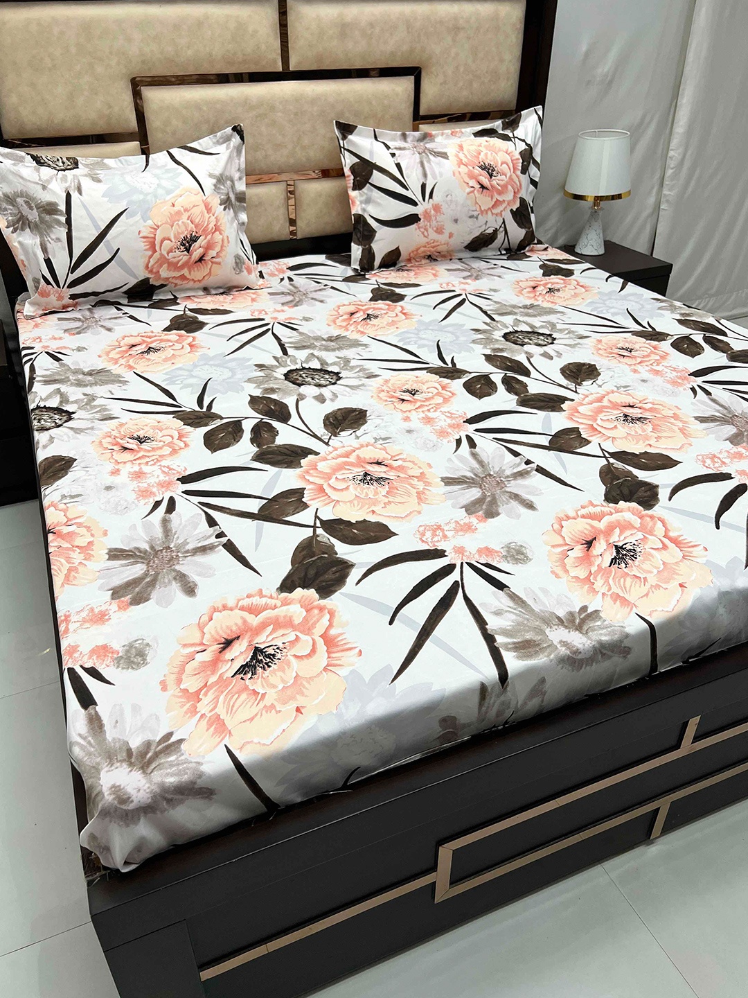 

Pure Decor Castle White Floral 162 TC King Fitted Bedsheet with 2 Pillow Covers