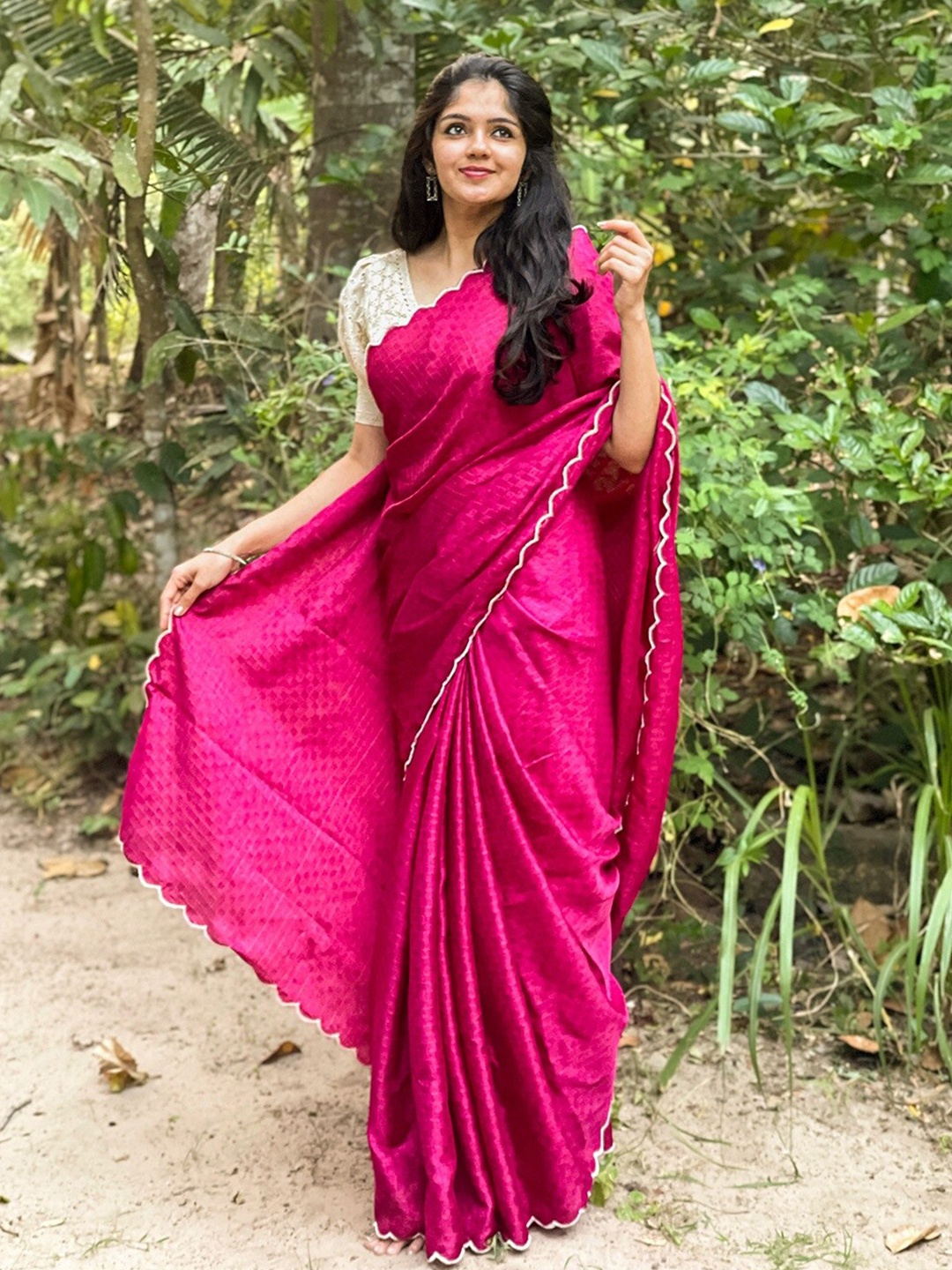 

LOOKNBOOK ART Silk Cotton Designer Gadwal Saree, Pink