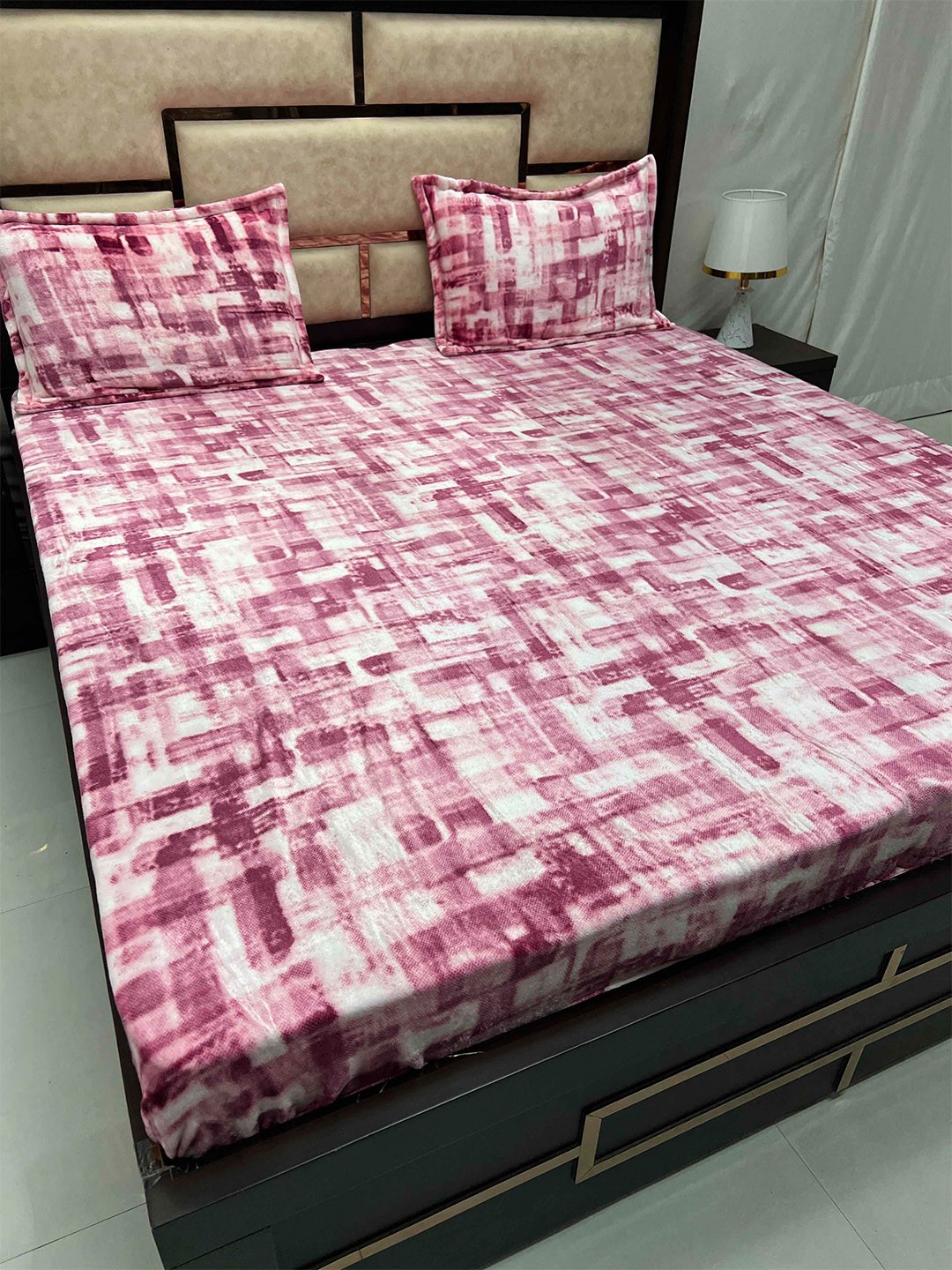 

Pure Decor Cozy Pink Microfiber 120 TC Flannel Warm King Bedsheet With 2 Pillow Covers