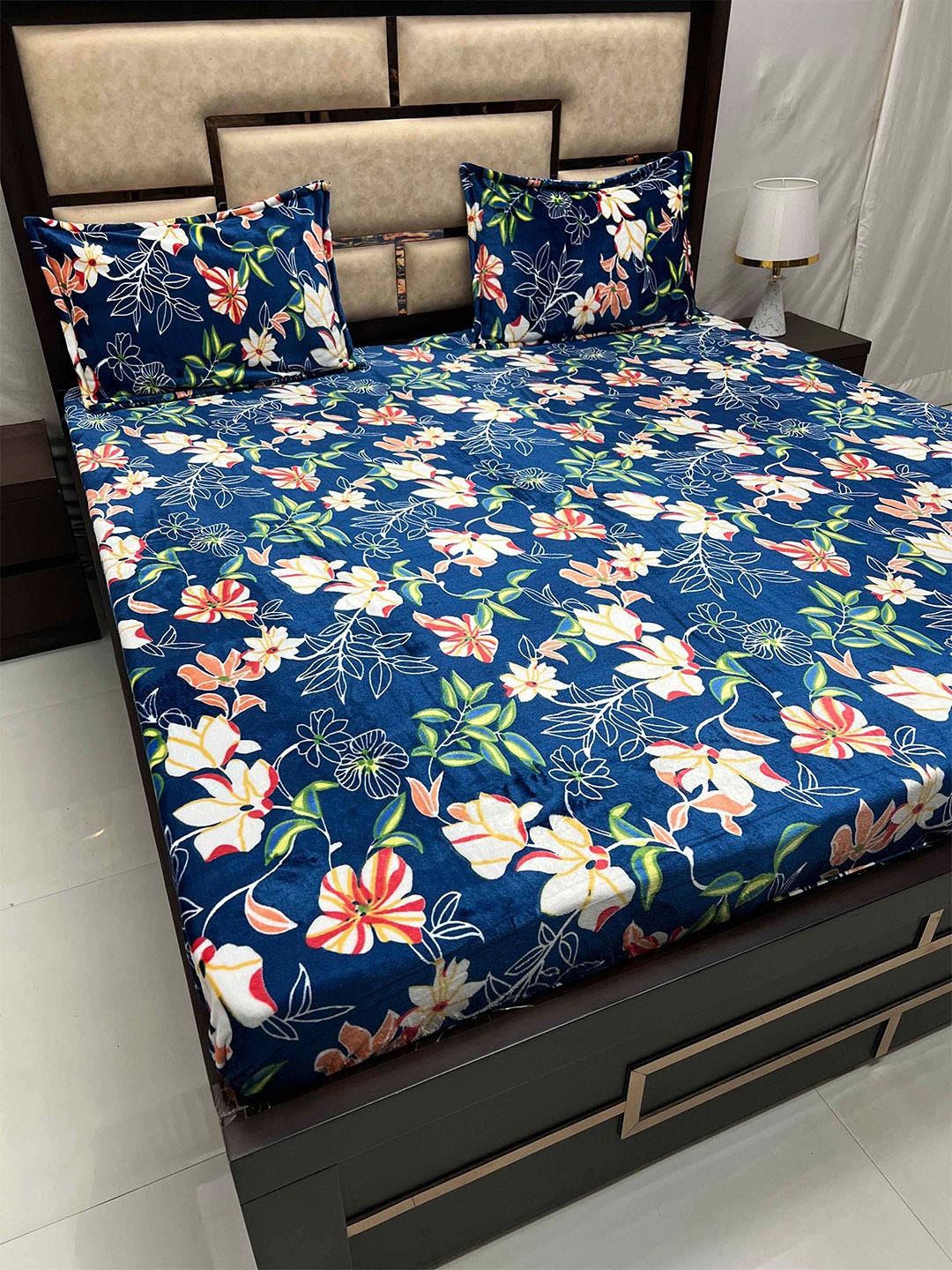 

Pure Decor Cozy Blue & Green Floral Microfiber 120 TC King Bedsheet with 2 Pillow Covers