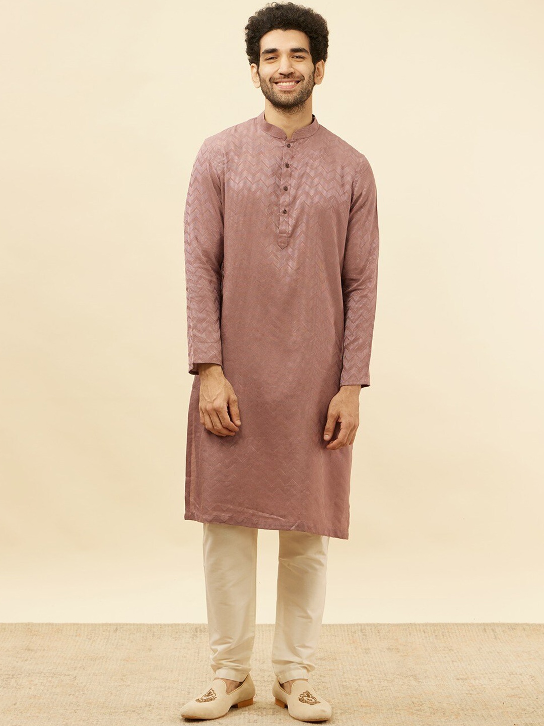 

Manyavar Chevron Self Design Regular Kurta with Pyjamas, Pink