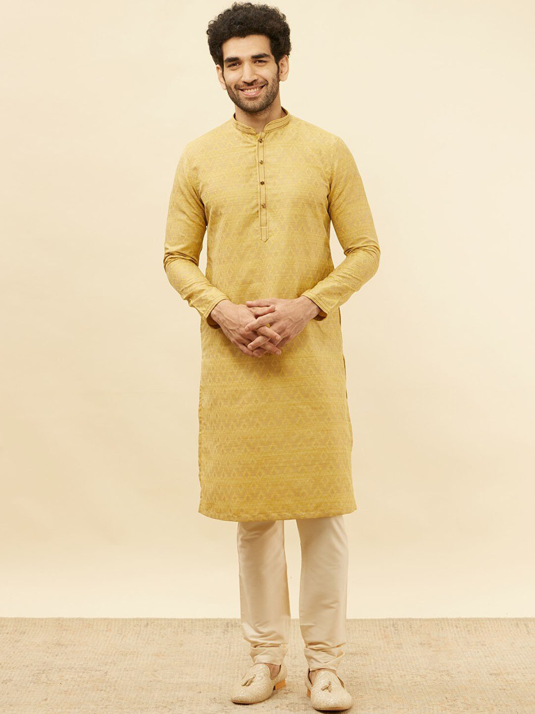 

Manyavar Ethnic Motifs Woven Design Regular Kurta with Pyjamas, Yellow
