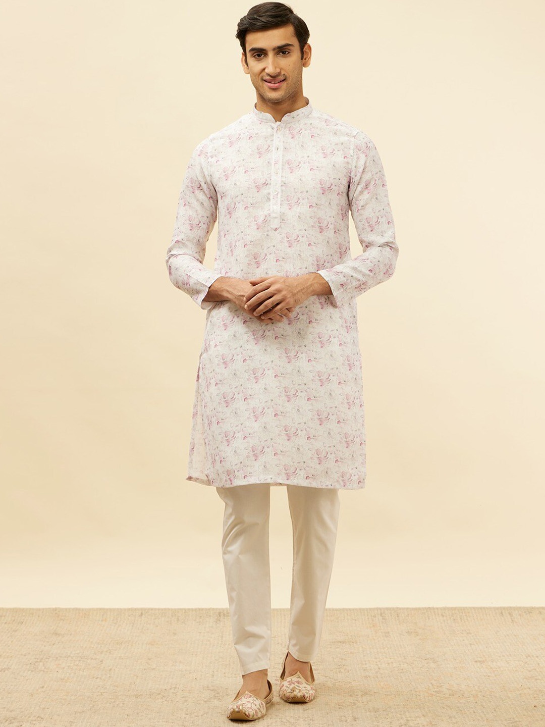 

Manyavar Floral Printed Regular Kurta with Pyjamas, Off white