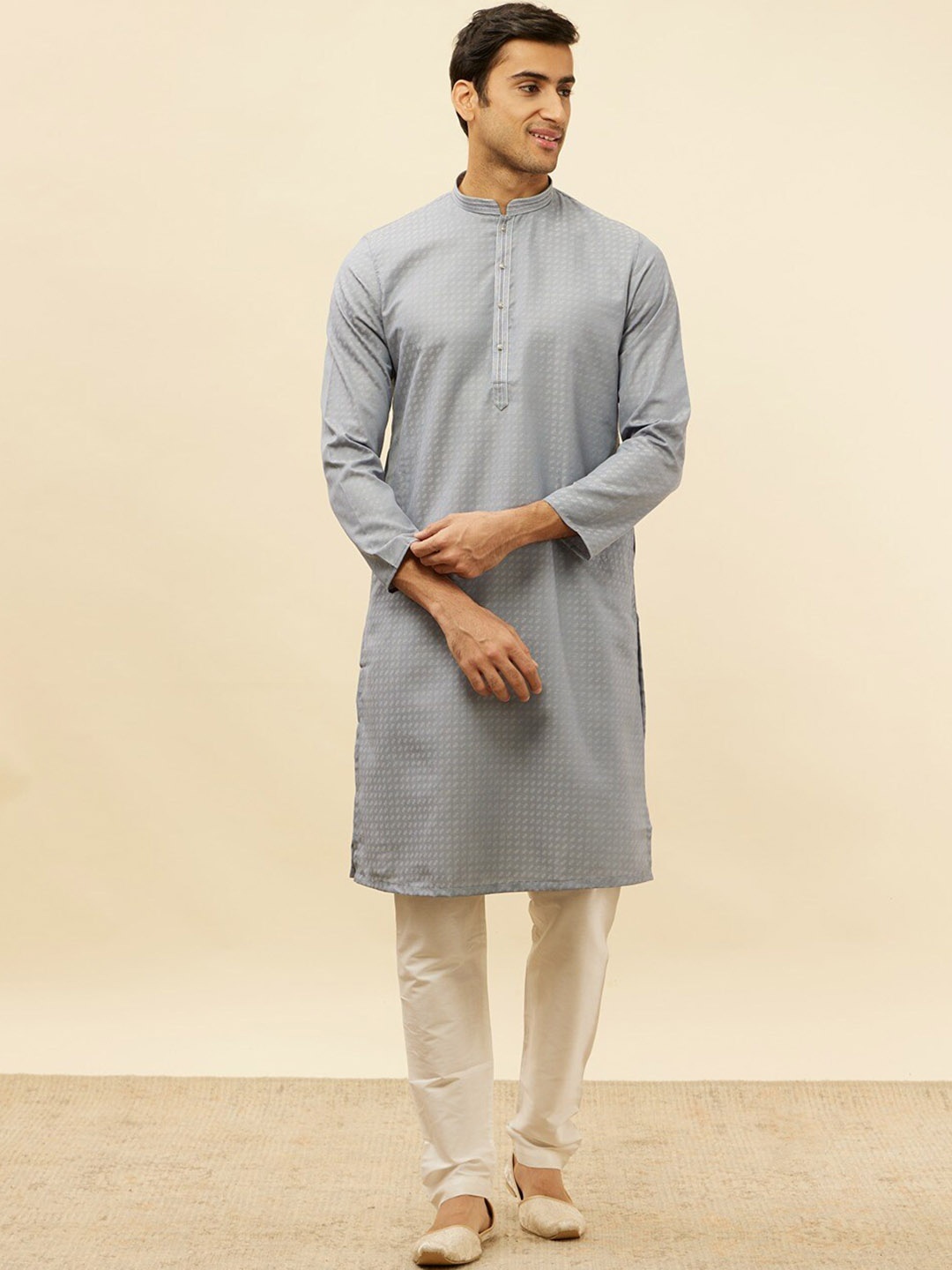 

Manyavar Ethnic Motifs Woven Design Regular Kurta with Pyjamas, Grey