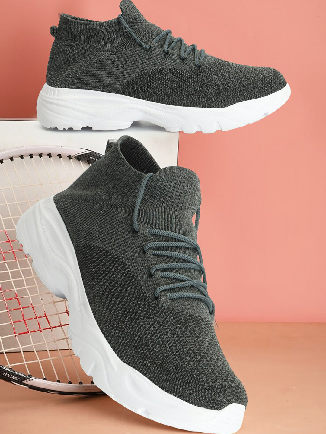 

HRX by Hrithik Roshan Men Grey KRIPTO Ultralite Textile Walking Shoes