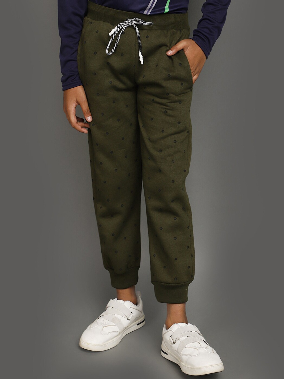 

V-Mart Boys Printed Fleece Joggers, Olive