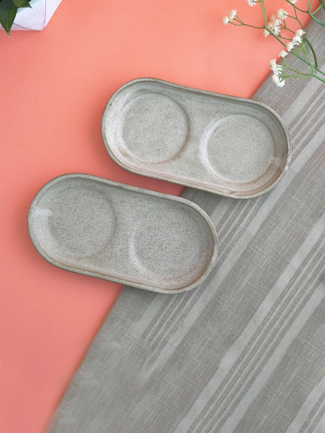 

The Decor Mart 2 Pieces Grey Beige Ceramic Tray