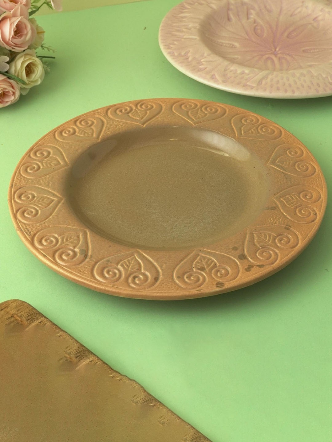 

The Decor Mart Brown Ceramic Embossed Serving Platter