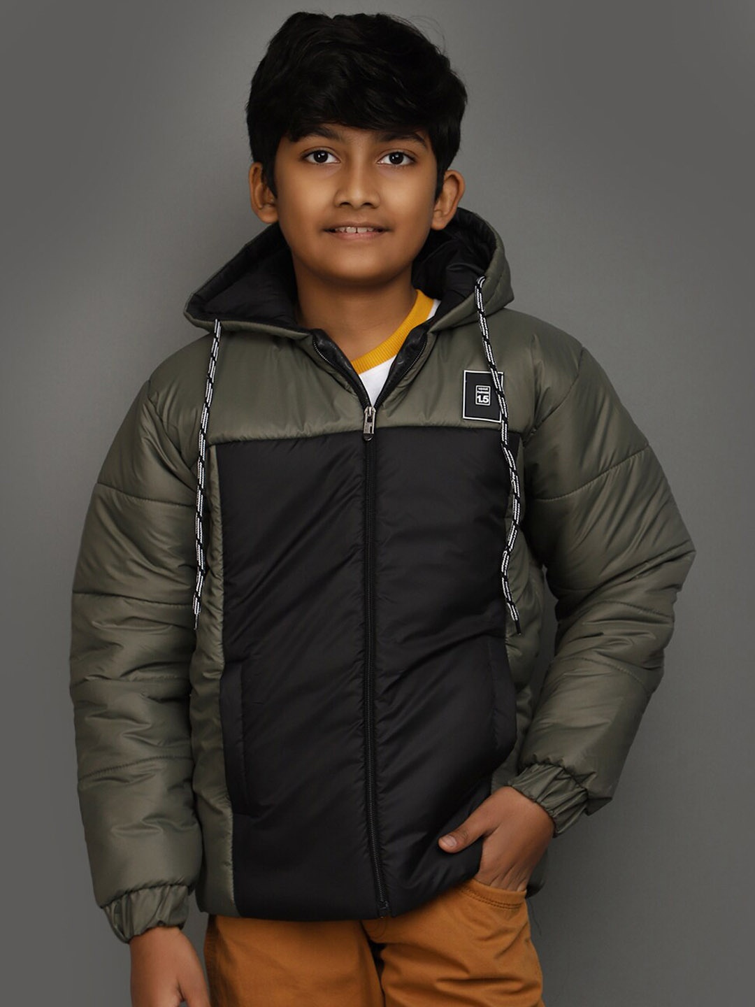 

V-Mart Boys Colourblocked Hood Cotton Lightweight Puffer Jacket, Green
