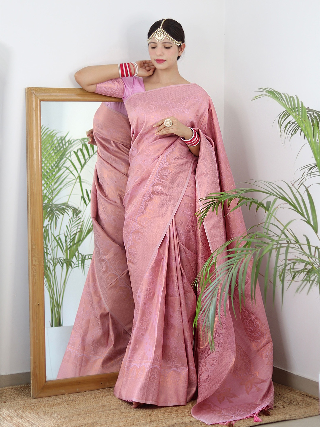 

ALMAARI FASHION Floral Woven Design Pure Silk Kanjeevaram Saree, Pink