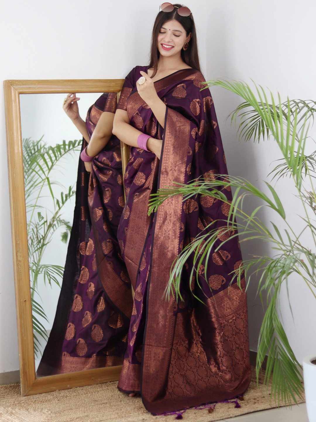 

ALMAARI FASHION Paisley Woven Design Pure Silk Kanjeevaram Saree, Purple