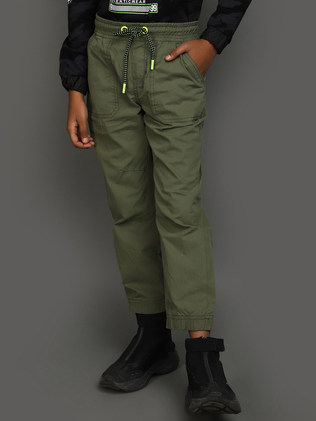 

V-Mart Boys Mid-Rise Cotton Joggers, Green