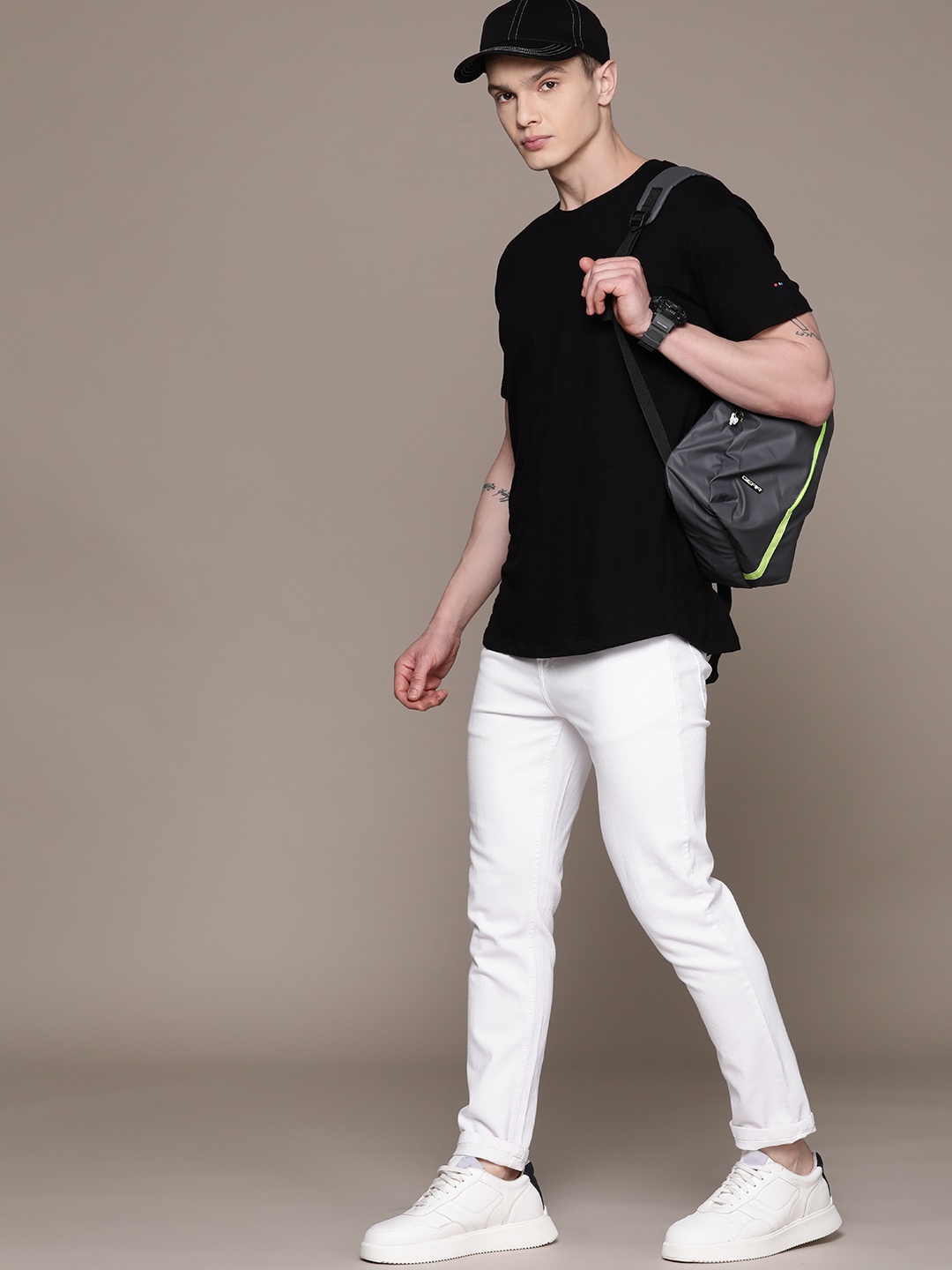 

Roadster Men Skinny Fit Stretchable Jeans, White