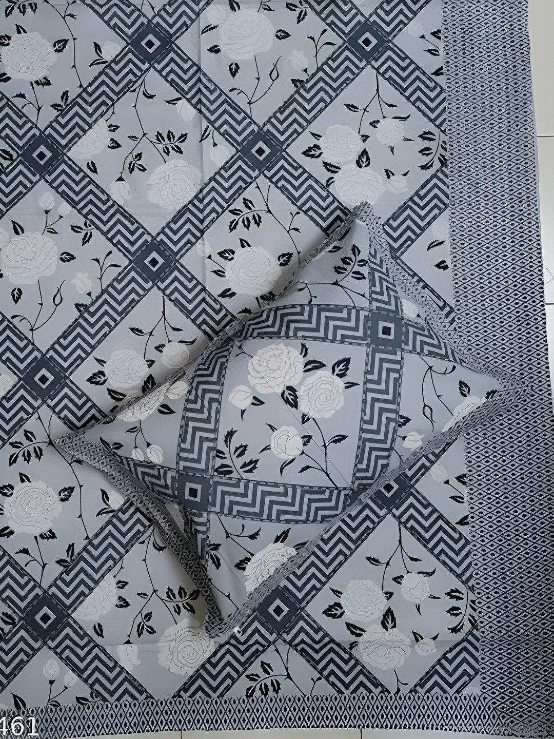 

Bedbathandbliss Grey & Black Floral 300 TC Cotton King Bedsheet with 2 Pillow Covers