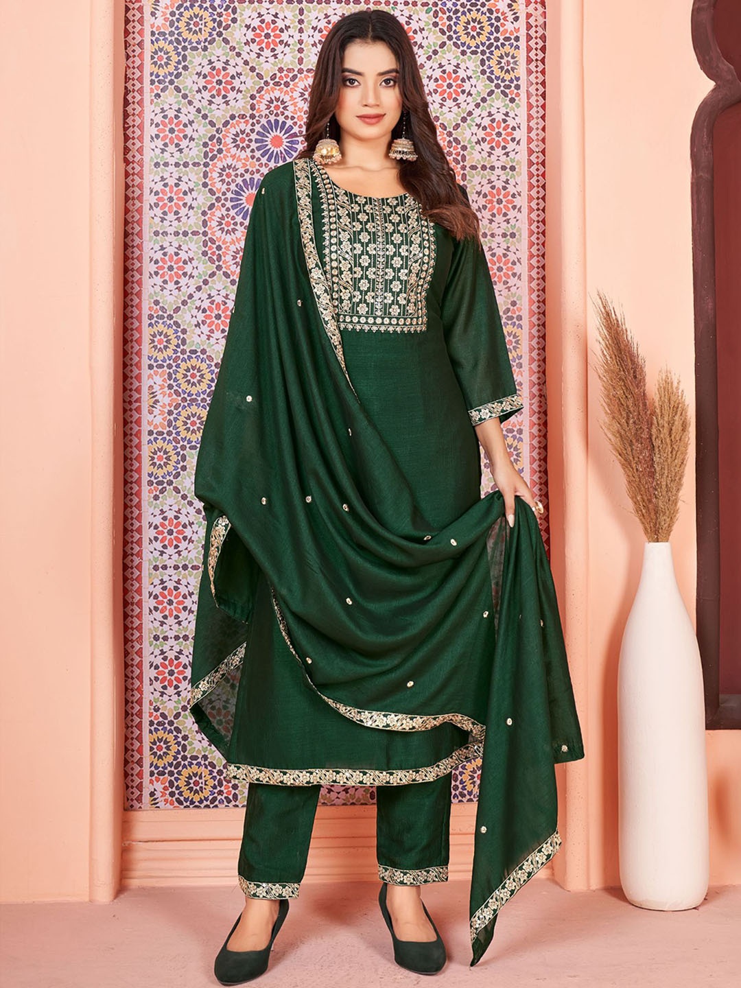 

KALINI Floral Yoke Design Regular Thread Work Kurta With Trousers & Dupatta, Green