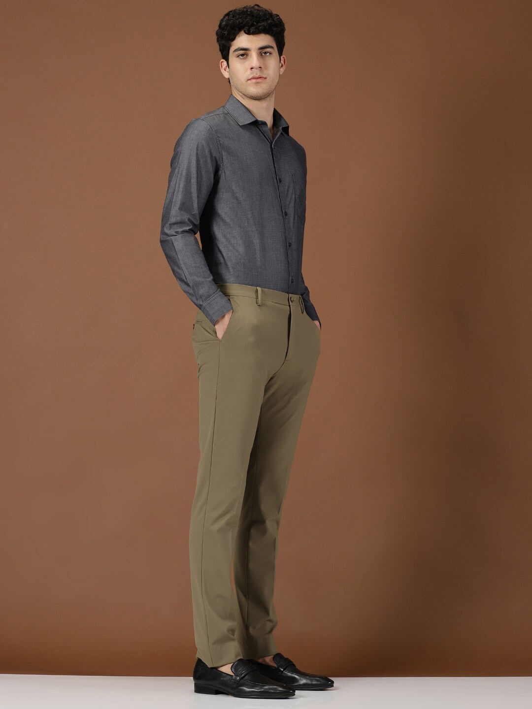 

INVICTUS Original Slim Fit Pure Cotton Chambray Formal Shirt, Black