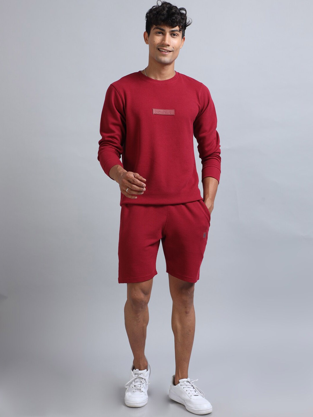 

Bushirt Self Design Long Sleeves Sweatshirt With Shorts, Red