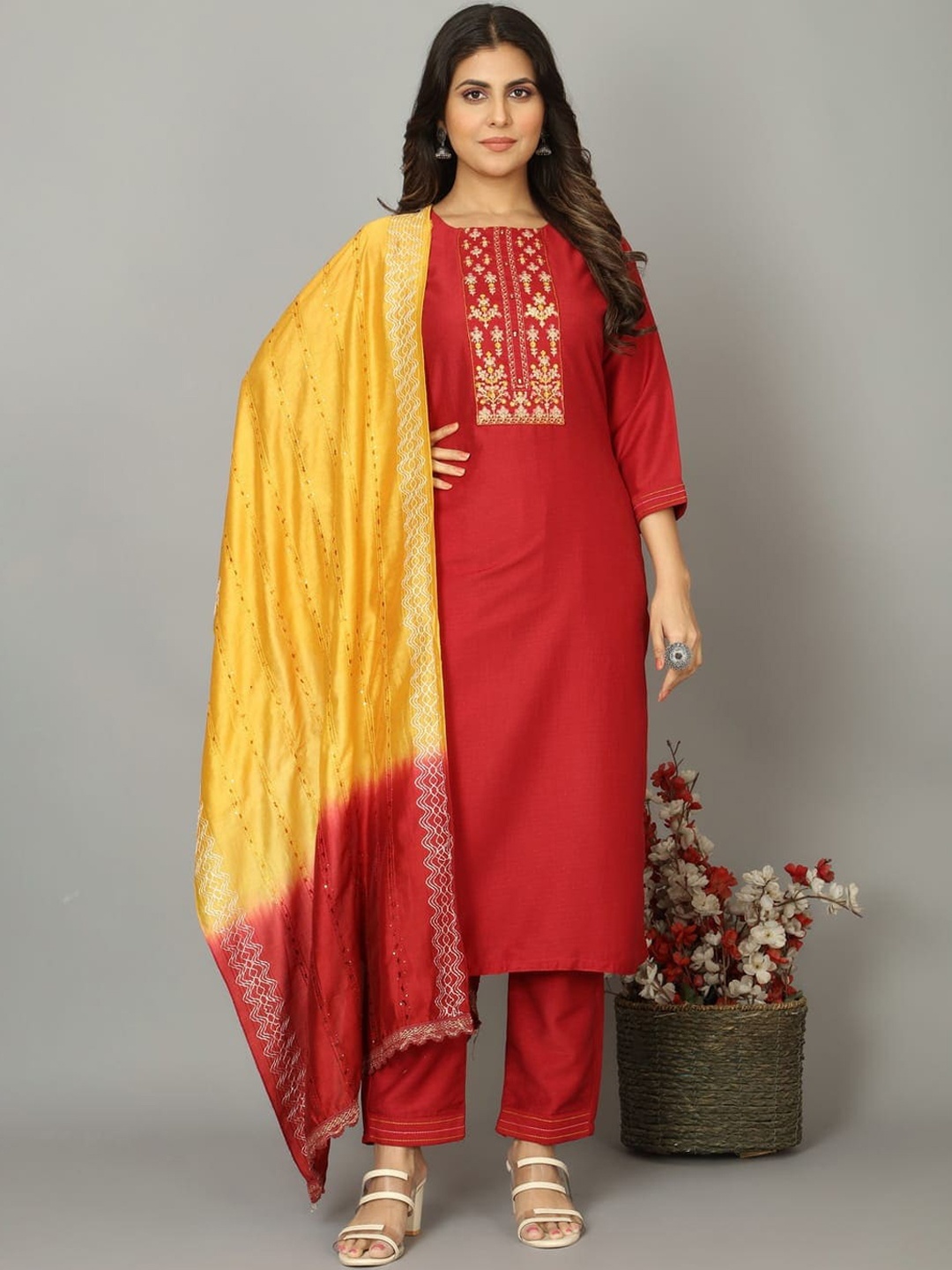 

OEQUAL Women Red Ethnic Motifs Yoke Design Regular Thread Work Pure Cotton Kurta with Trousers & With Dupatta