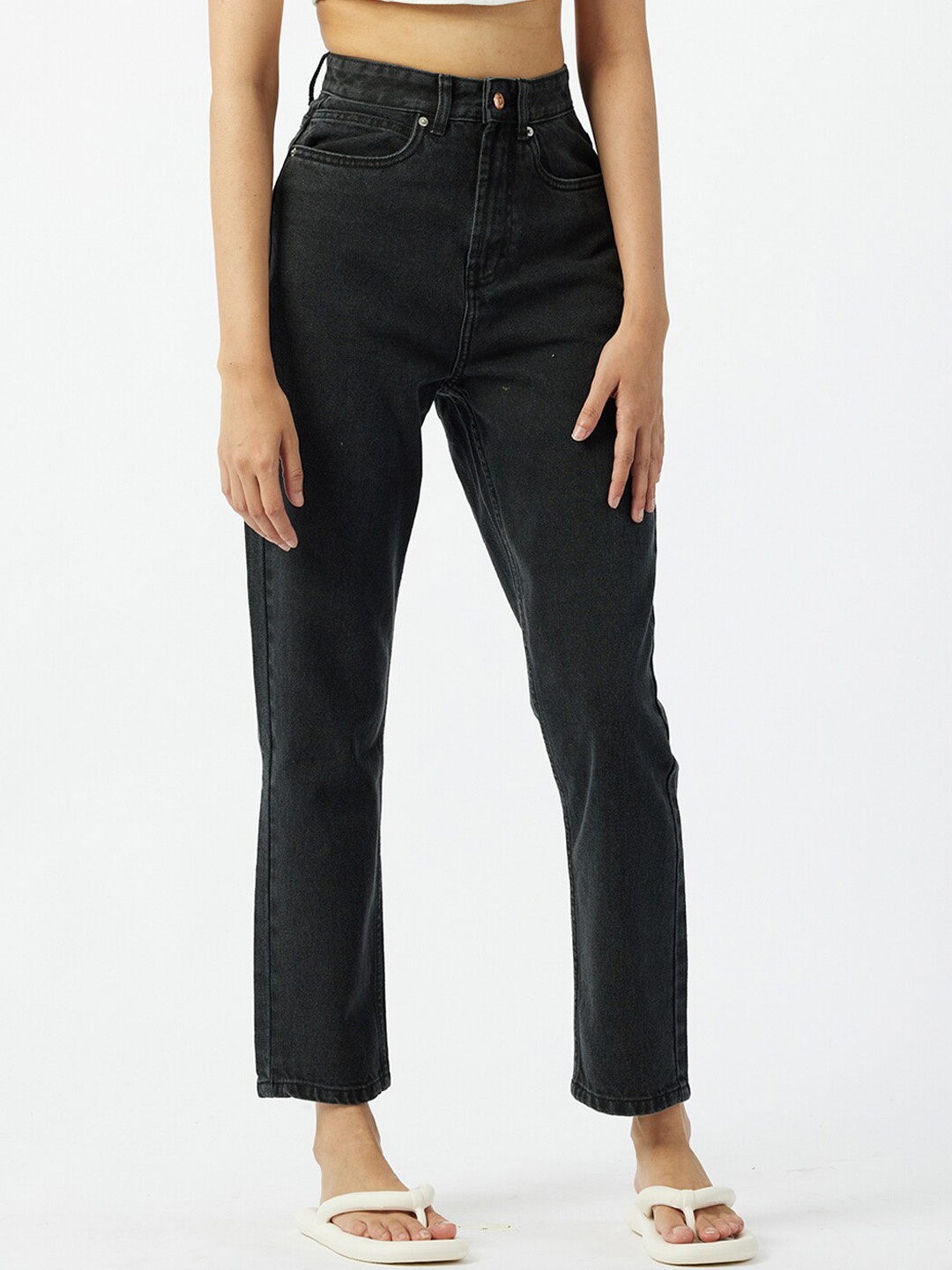 

Koovs Women Mid Rise Clean Look Cotton Jeans, Black