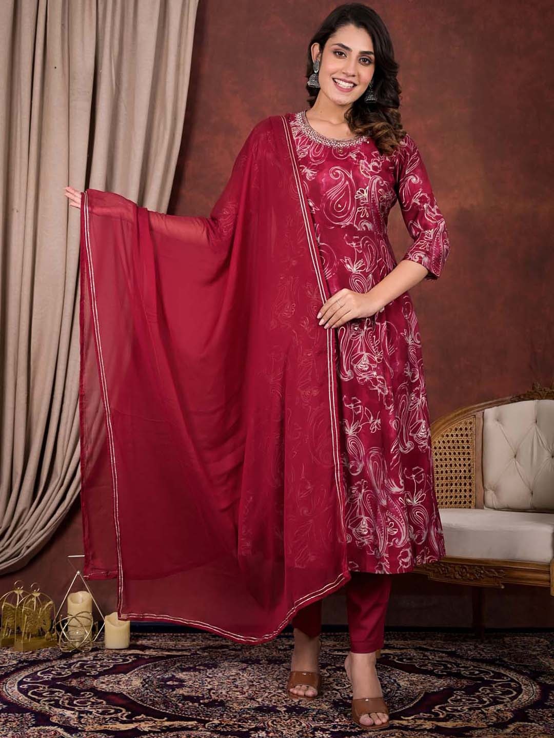

Meena Bazaar Paisley Printed Thread work Kurta With Trousers & Dupatta, Red