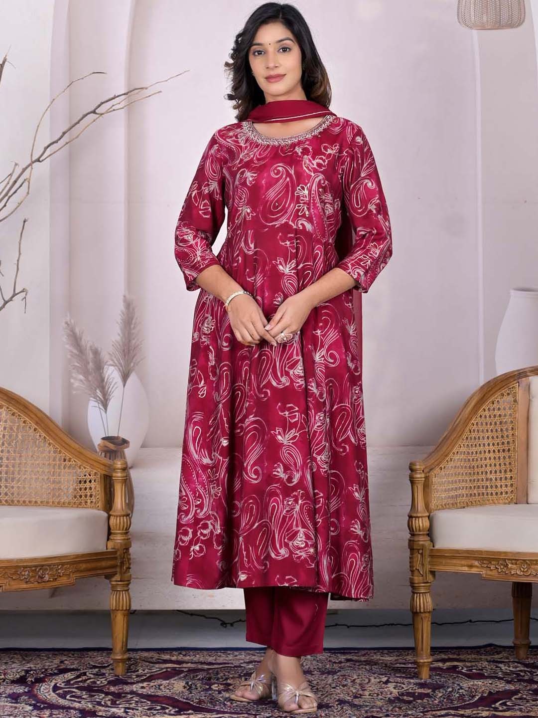 

Meena Bazaar Floral Printed Beads And Stones Anarkali Kurta With Trousers & Dupatta, Pink