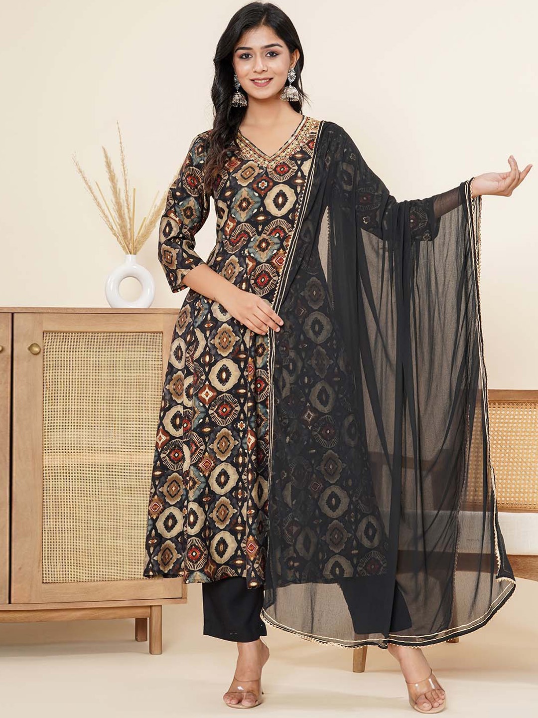 

Meena Bazaar Ethnic Motifs Printed Sequined Kurta With Trousers & Dupatta, Black
