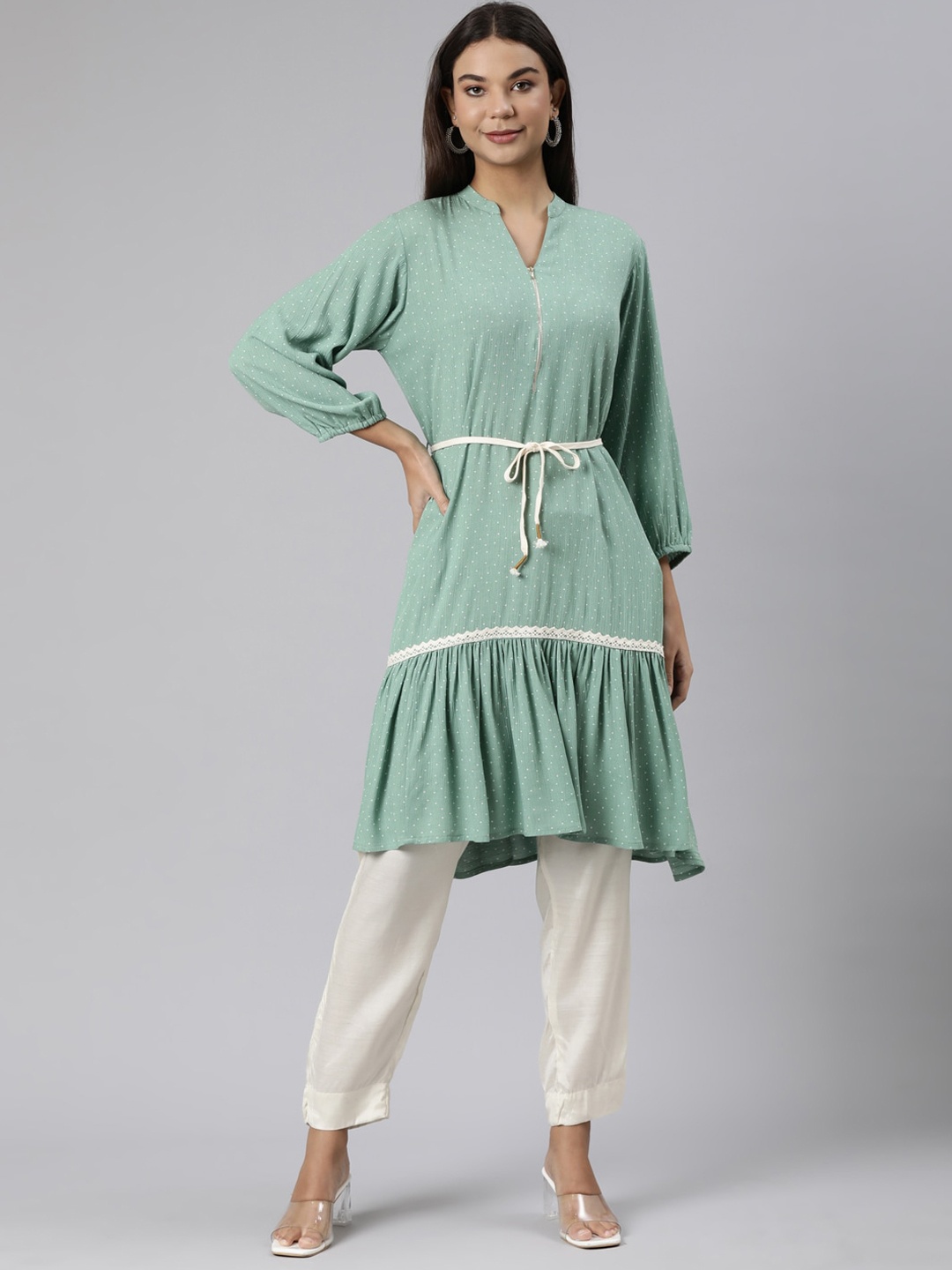 

Neerus Geometric Printed Mandarin Collar Puff Sleeves Chiffon A-Line Kurta, Green