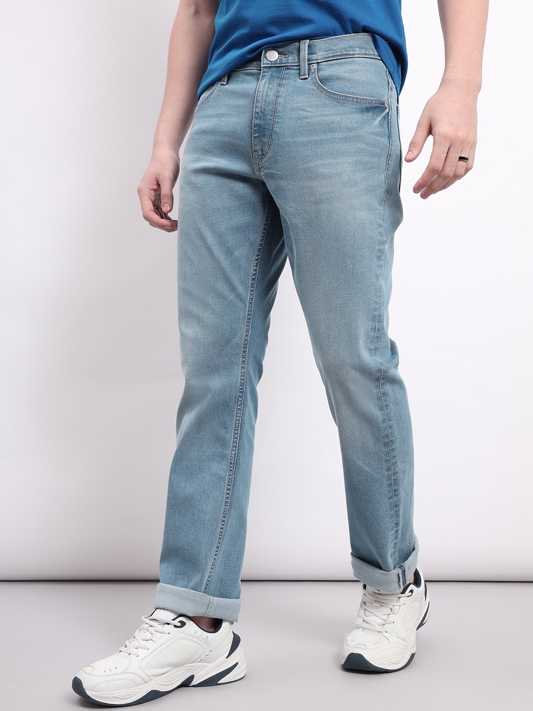 

Lee Men Blue Rodeo Straight Fit Clean Look Heavy Fade Stretchable Jeans