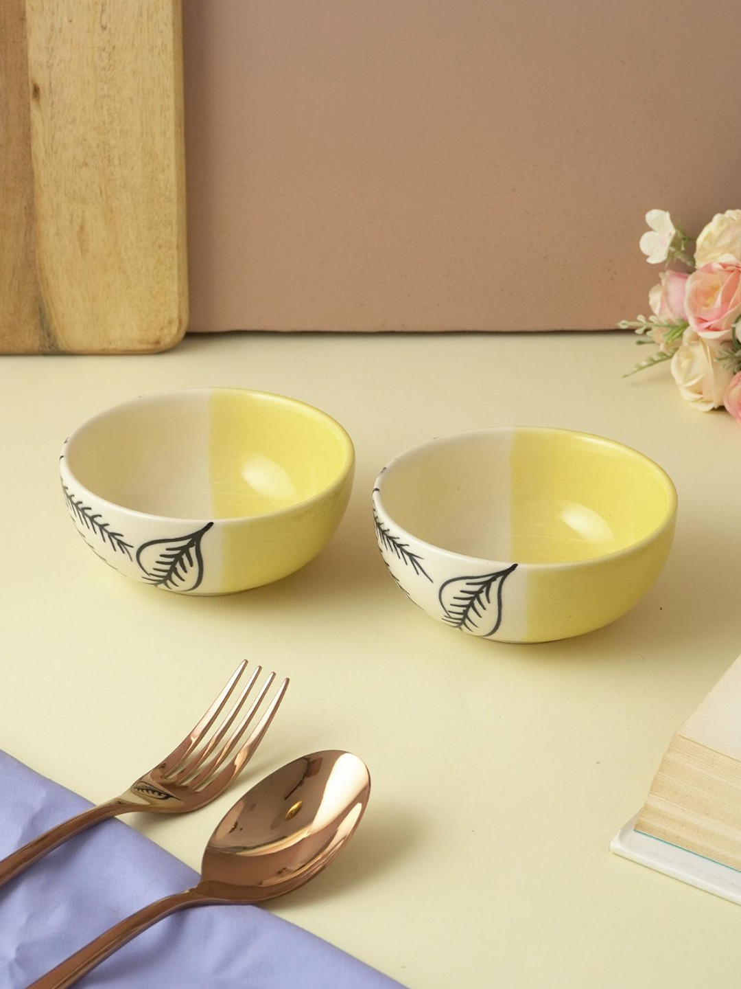 

The Decor Mart Yellow & Off White 2 Pieces Ceramic Glossy Bowls