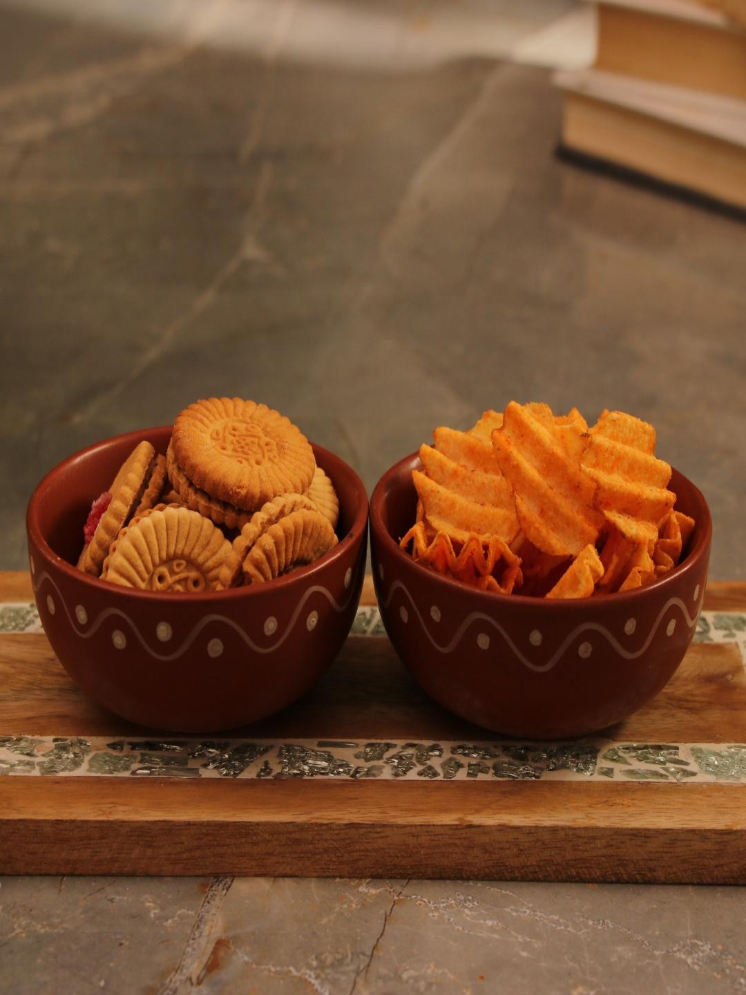 

The Decor Mart Brown & White 2 Pieces Ceramic Glossy Bowls