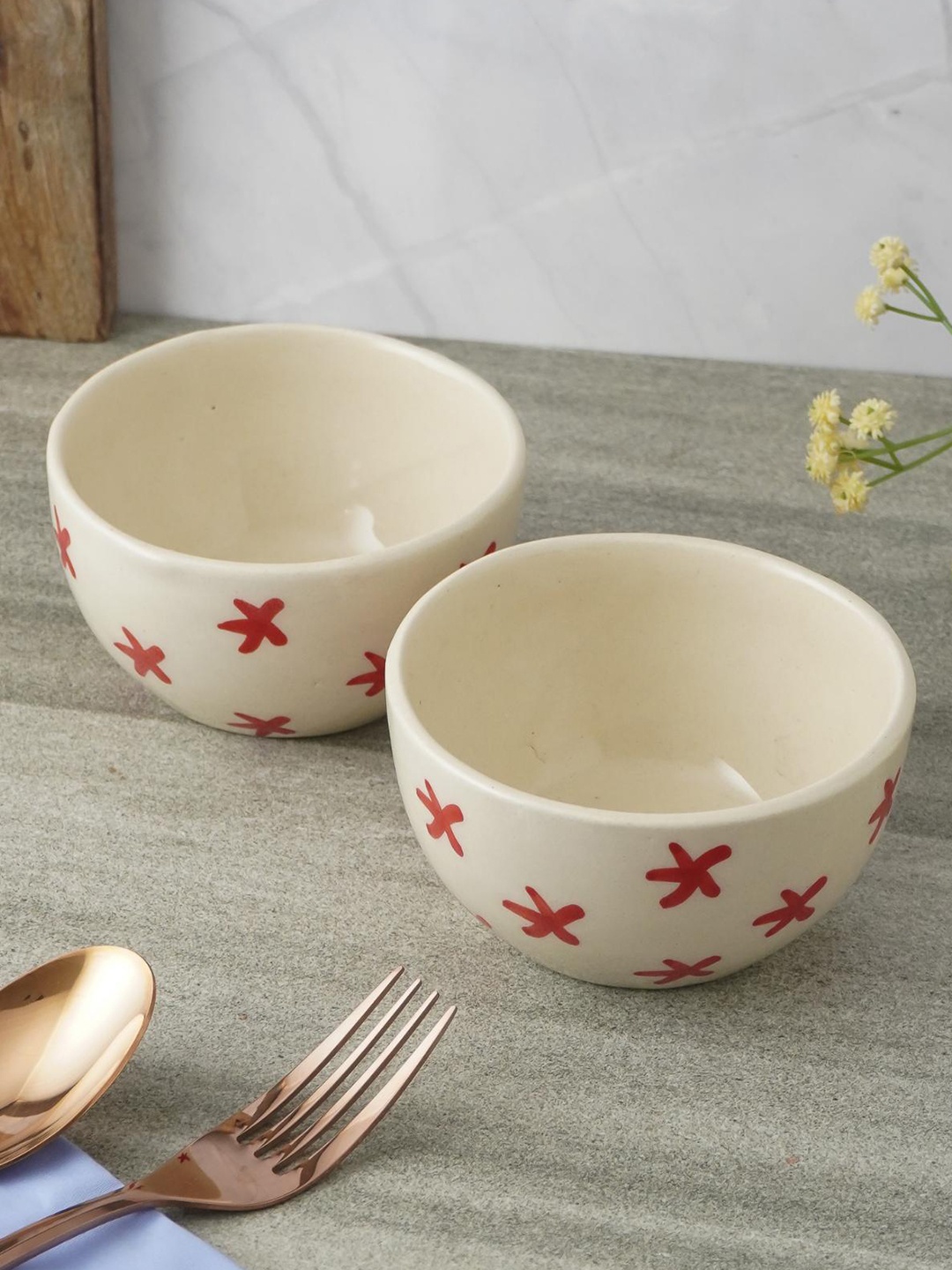 

The Decor Mart White & Red 2 Pieces Ceramic Glossy Bowls
