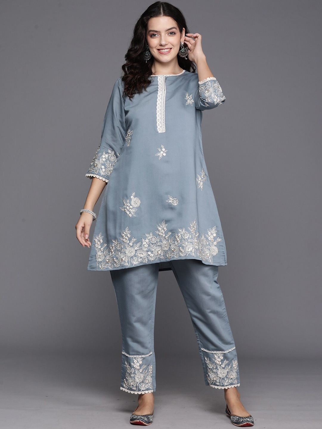 

Indo Era Floral Embroidered A-Line Regular Thread Work Kurta With Trousers, Blue