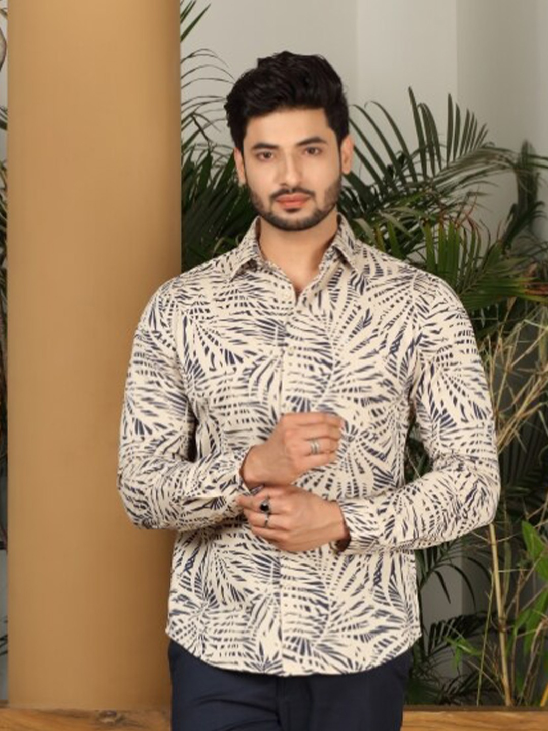 

Melvin Jones Premium Slim Fit Floral Printed Pure Cotton Casual Shirt, Beige