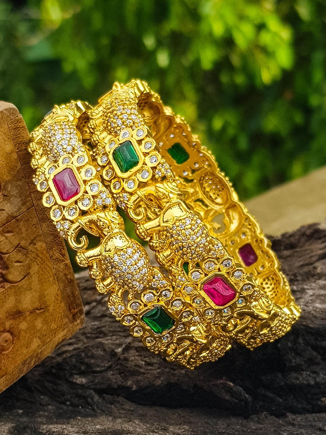 

GRIIHAM Set Of 2 Gold-Plated American Diamond-Studded Bangles