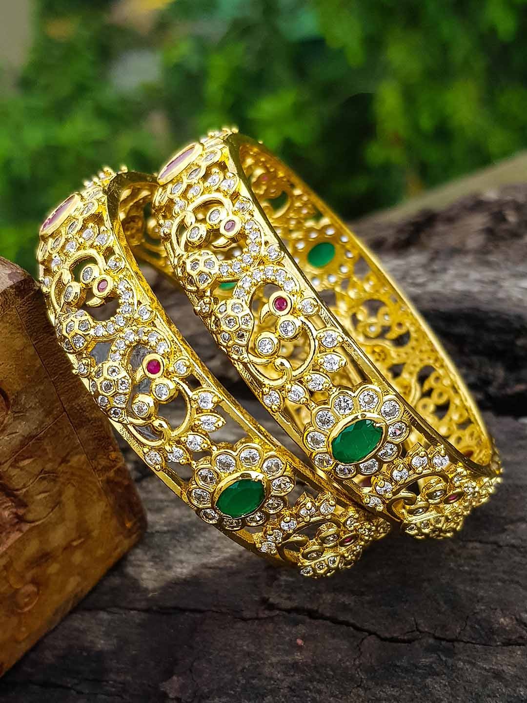 

GRIIHAM Set Of 2 Gold-Plated American Diamond-Studded Bangles