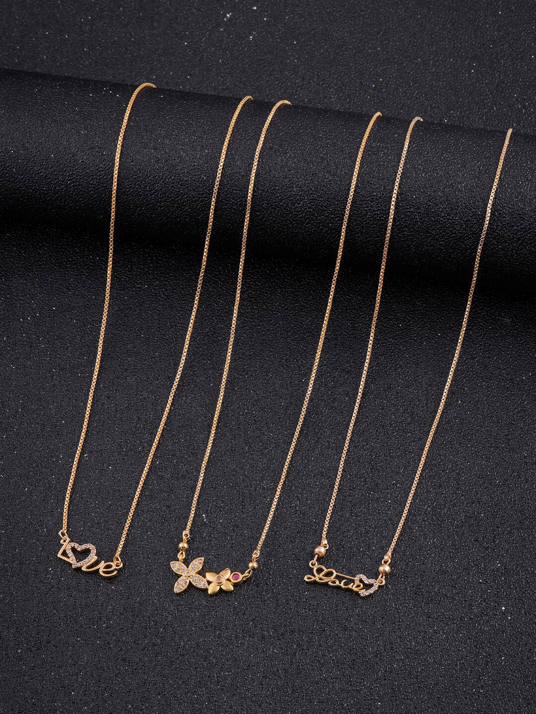 

DressBerry Set of 3 Gold-Plated Artificial Stones Antique Chain With Pendant